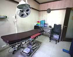 ClearSkin Karad Procedure Room