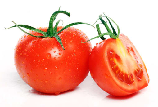 Effective facial home remedies for dark spots -Tomatoe